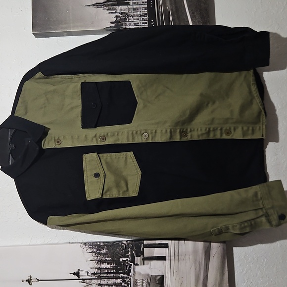 Forever 21 Other - Men’s Forever 21 Twill Colorblock Shirt Black/Olive Medium